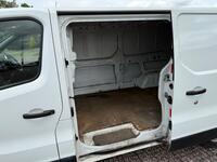 VAUXHALL VIVARO