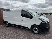 VAUXHALL VIVARO