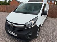 VAUXHALL VIVARO
