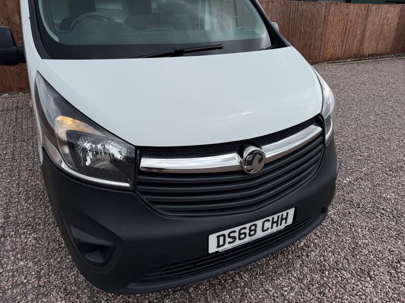 VAUXHALL VIVARO