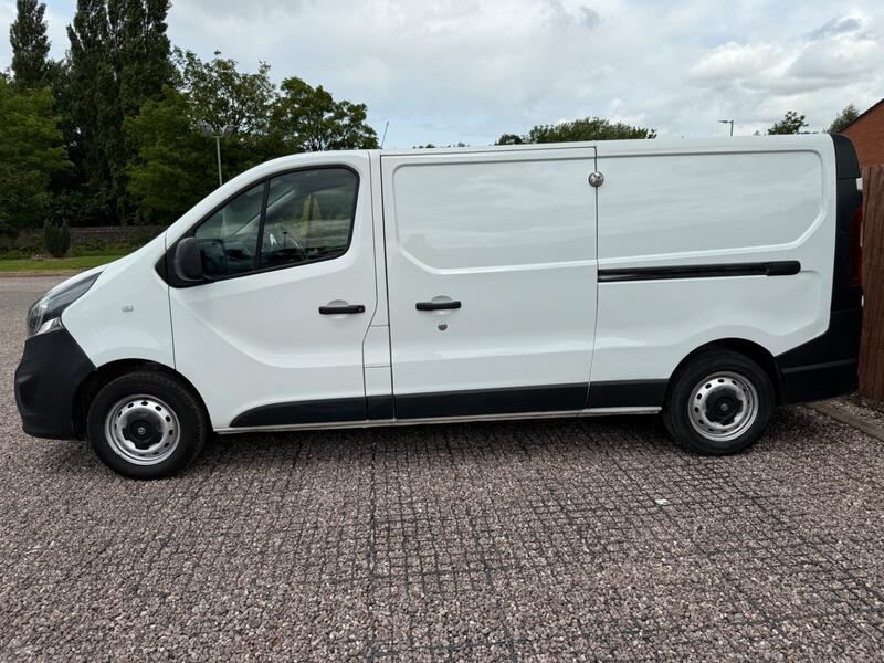 VAUXHALL VIVARO