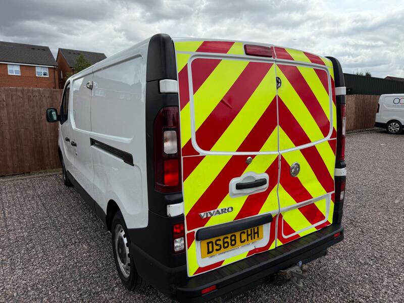 VAUXHALL VIVARO