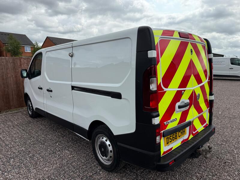 VAUXHALL VIVARO