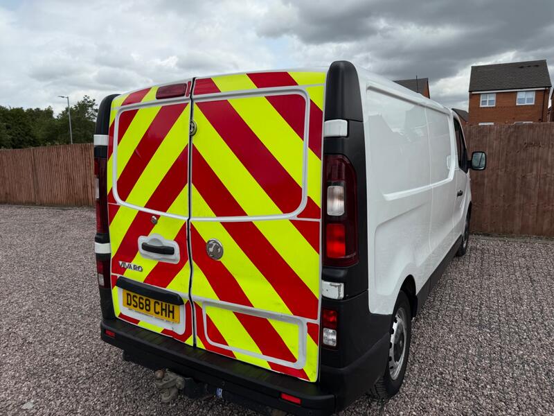 VAUXHALL VIVARO