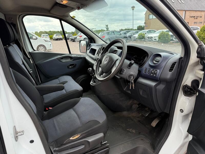 VAUXHALL VIVARO